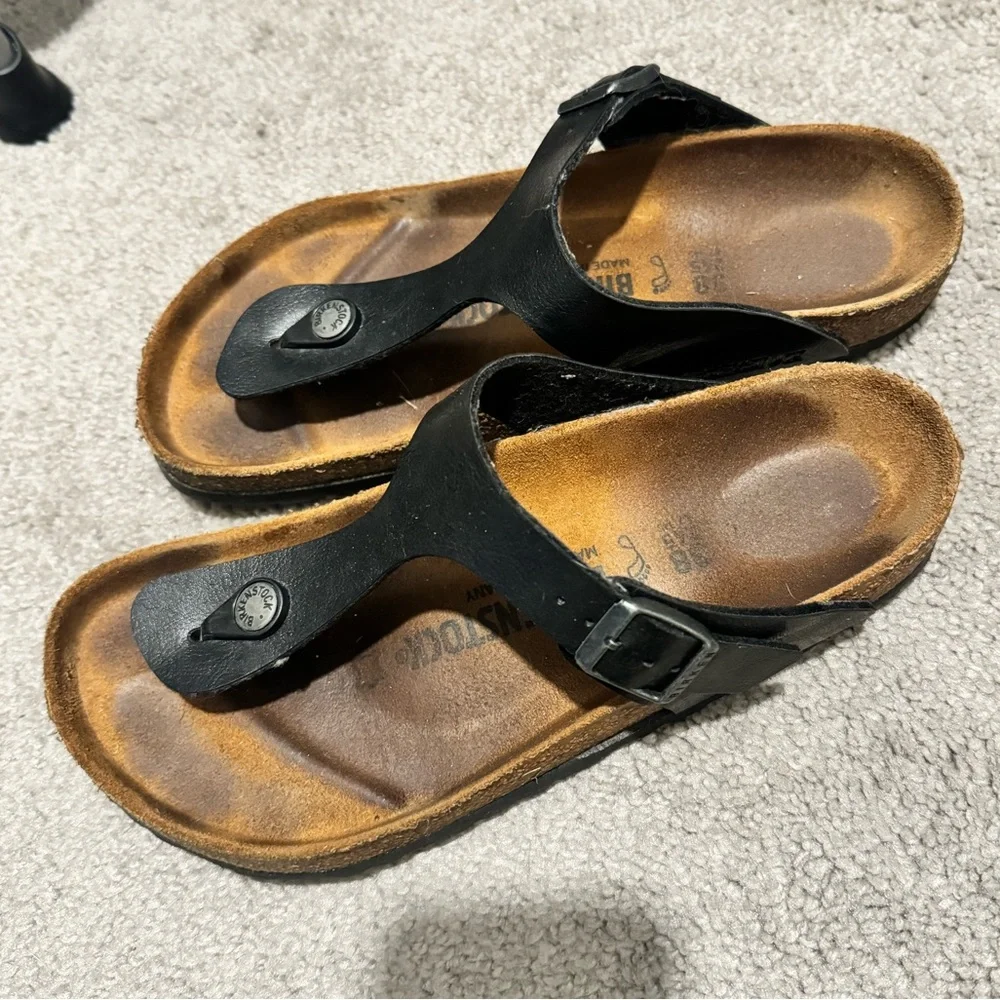 Birkenstock Gizeh Black Sandal - Picture 2 of 3